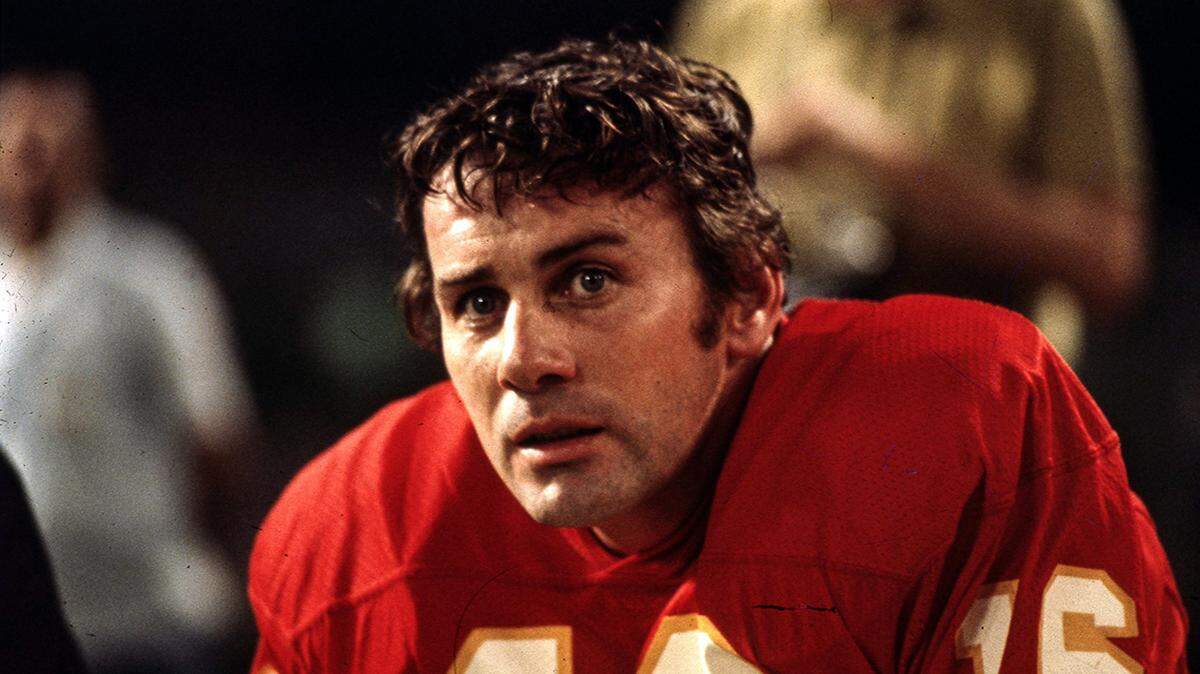 Kansas City ChiefsÕ quarterback Len Dawson watches the clock run out as the Chiefs’ defeated the Minnesota Vikings, 23-7 to win Super Bowl IV in 1970 at Tulane Stadium in New Orleans.ROY INMAN