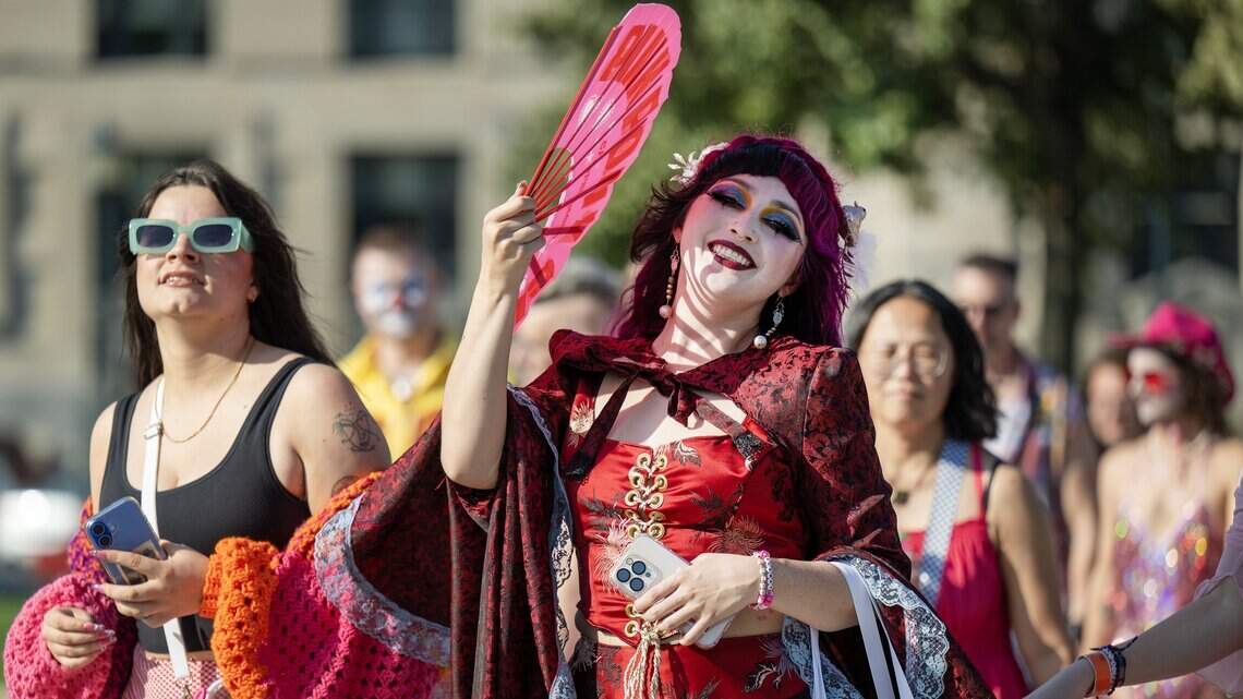 As cowboys, princesses & rodeo clowns, Chappell Roan’s KC fans dress to the nines