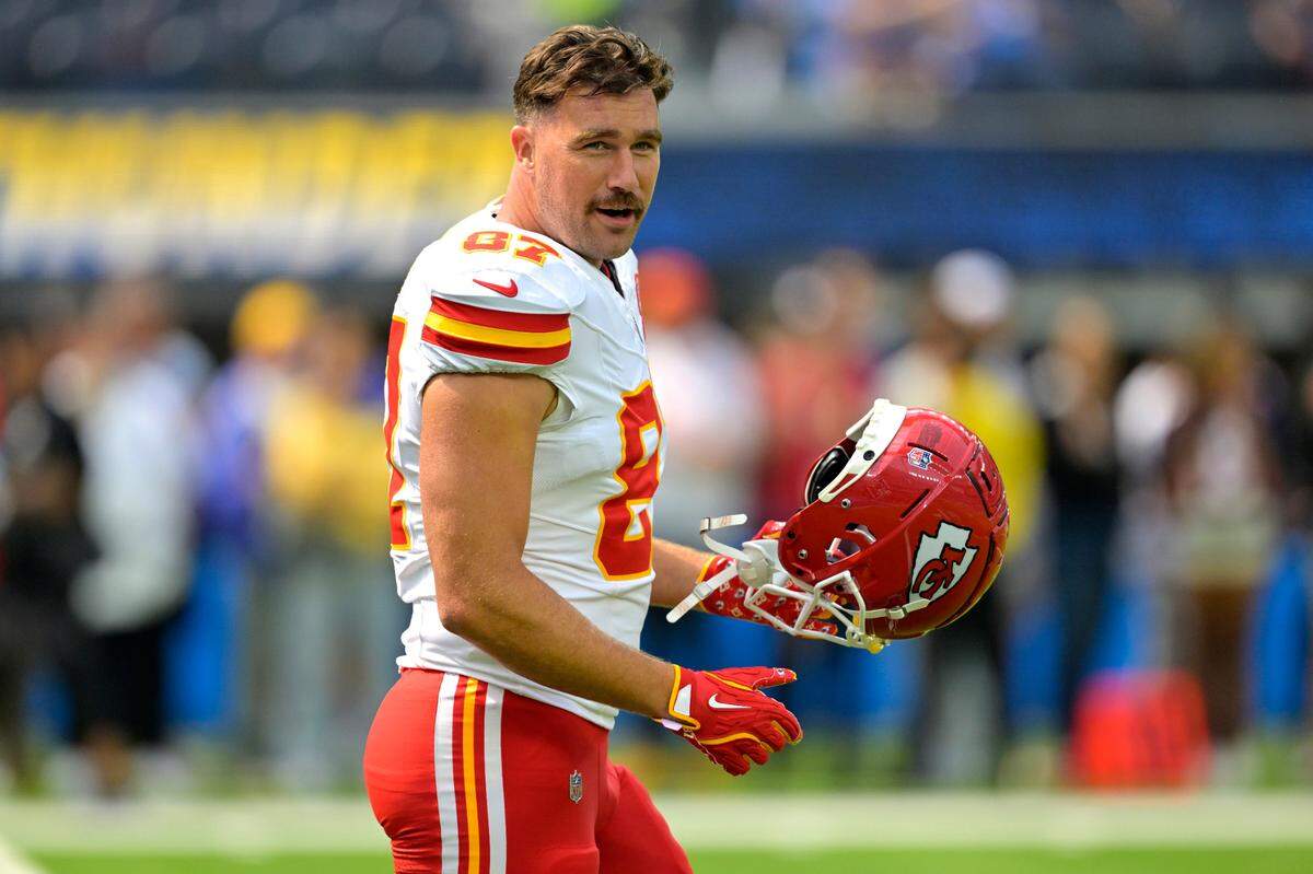 Kansas City Chiefs tight end Travis Kelce (87) looks on prior to the game against the Los Angeles Chargers at SoFi Stadium.