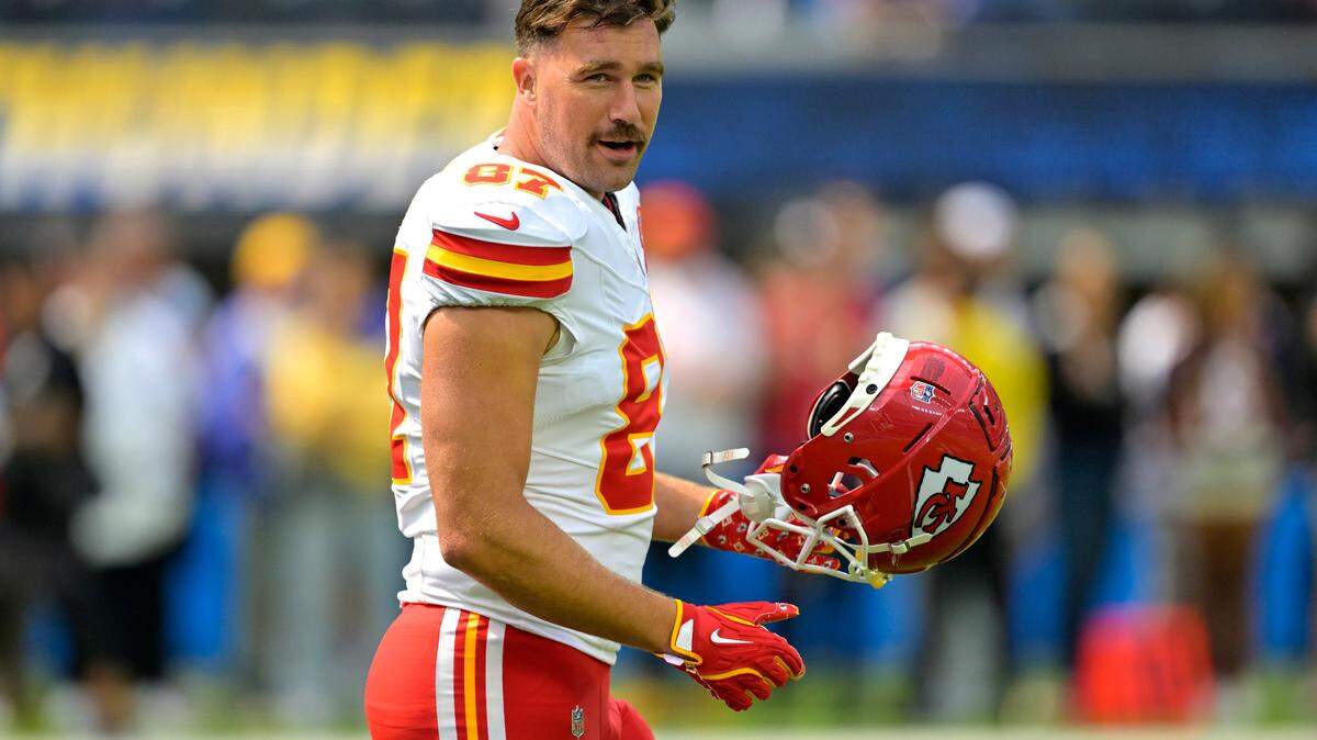 Kansas City Chiefs tight end Travis Kelce (87) looks on prior to the game against the Los Angeles Chargers at SoFi Stadium.