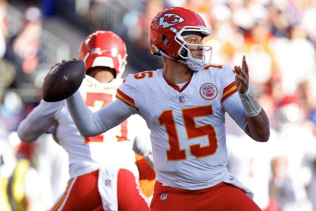 Kansas City Chiefs quarterback Patrick Mahomes passes the ball against the Broncos during an NFL Week 11 game at Empower Field At Mile High in Denver on Sunday, Nov. 16, 2025.