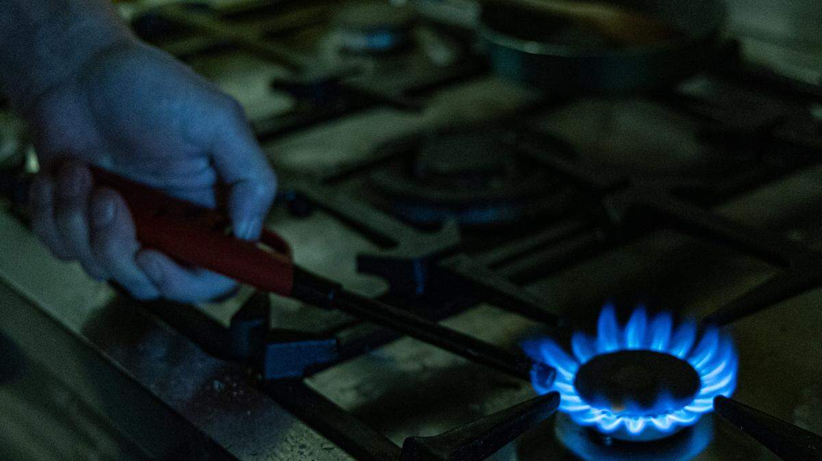 Gas stove.