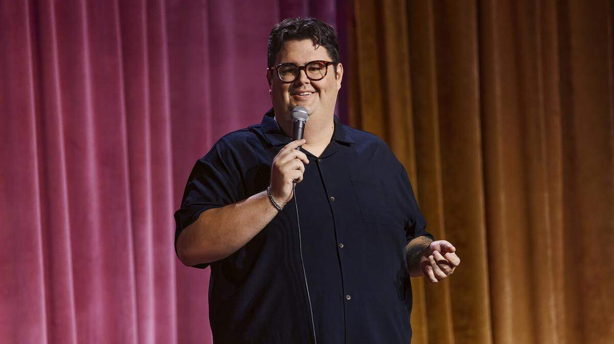 Missouri-born comedian Caleb Hearon is also an actor, having roles in the HBO Max Original film “Sweethearts,” and is cast in the upcoming film “The Devil Wears Prada 2.”