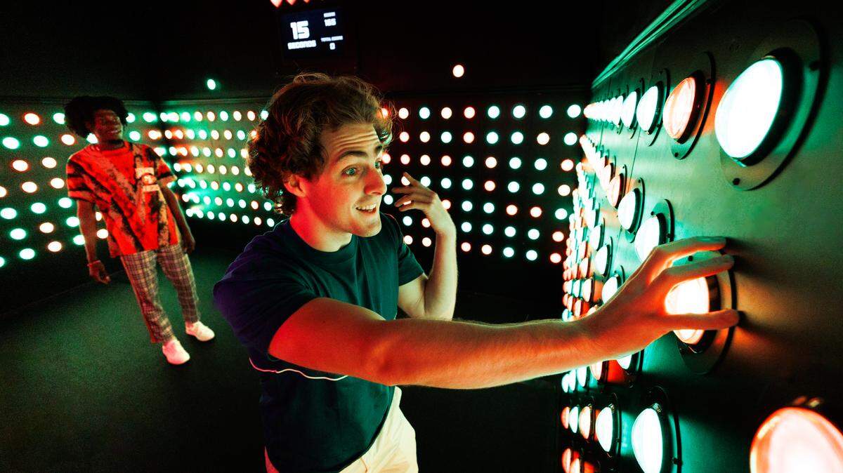 Each of Activate’s levels have objectives. Players collect points as they advance through the game.