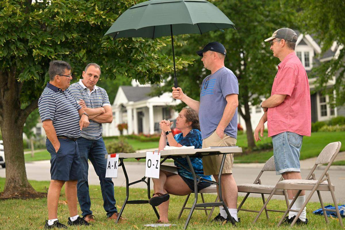 As Prairie Village considers changing zoning laws to allow for more affordable housing, neighbors have formed an opposition group, which circulated petitions to remake the City Council and limit the mayor’s powers. 