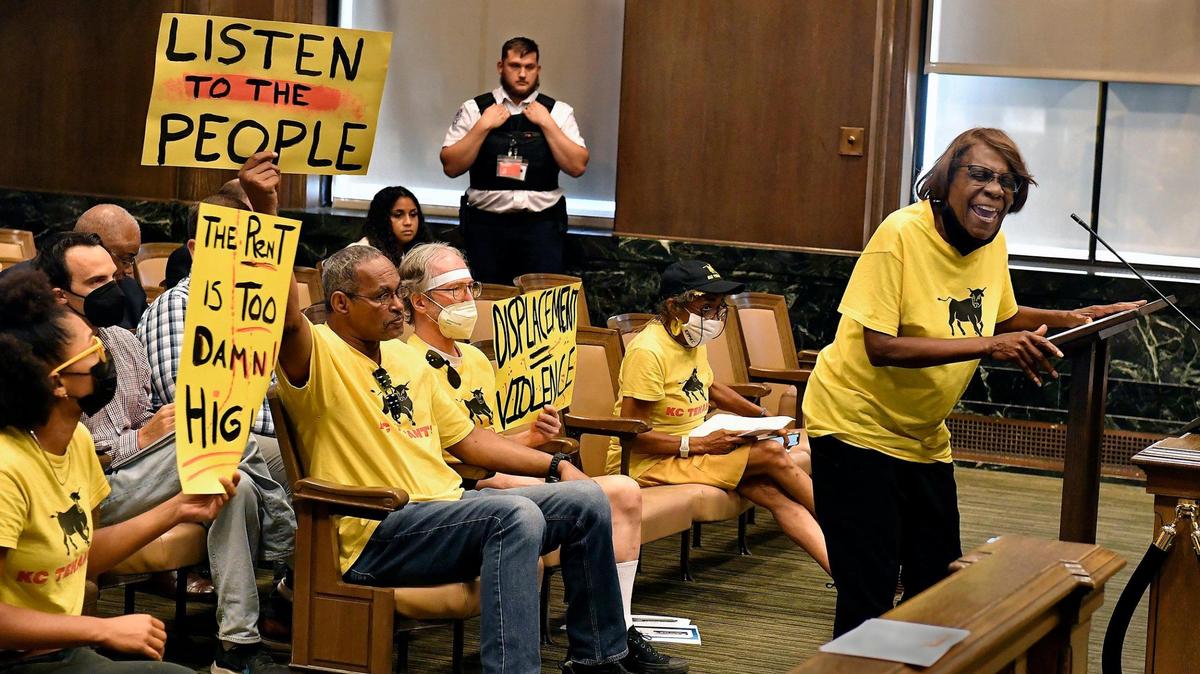 Denise Brown, a member of KC Tenants, spoke during a Kansas City Council committee meeting Wednesday. About 75 members of the group were on hand to protest Mayor Quinton Lucas’ proposals on affordable housing.