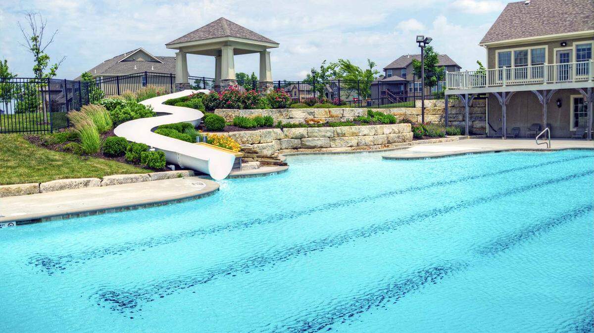 Rodrock’s Stonebridge, located between Ridgeview and Black Bob along 167th Street, is a haven for families. Paved trails lead to the community’s four pools, playgrounds, and two clubhouses—as well as Prairie Creek Elementary School, which has repeatedly won the Governor’s Award, and the new Woodland Middle School.