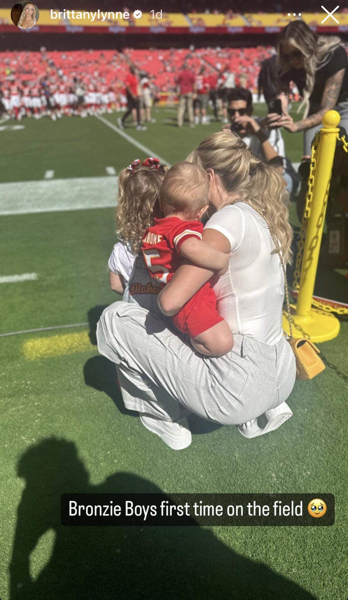 Brittany Mahomes with her son, Bronze, at Sunday’s Chiefs-Bears game.