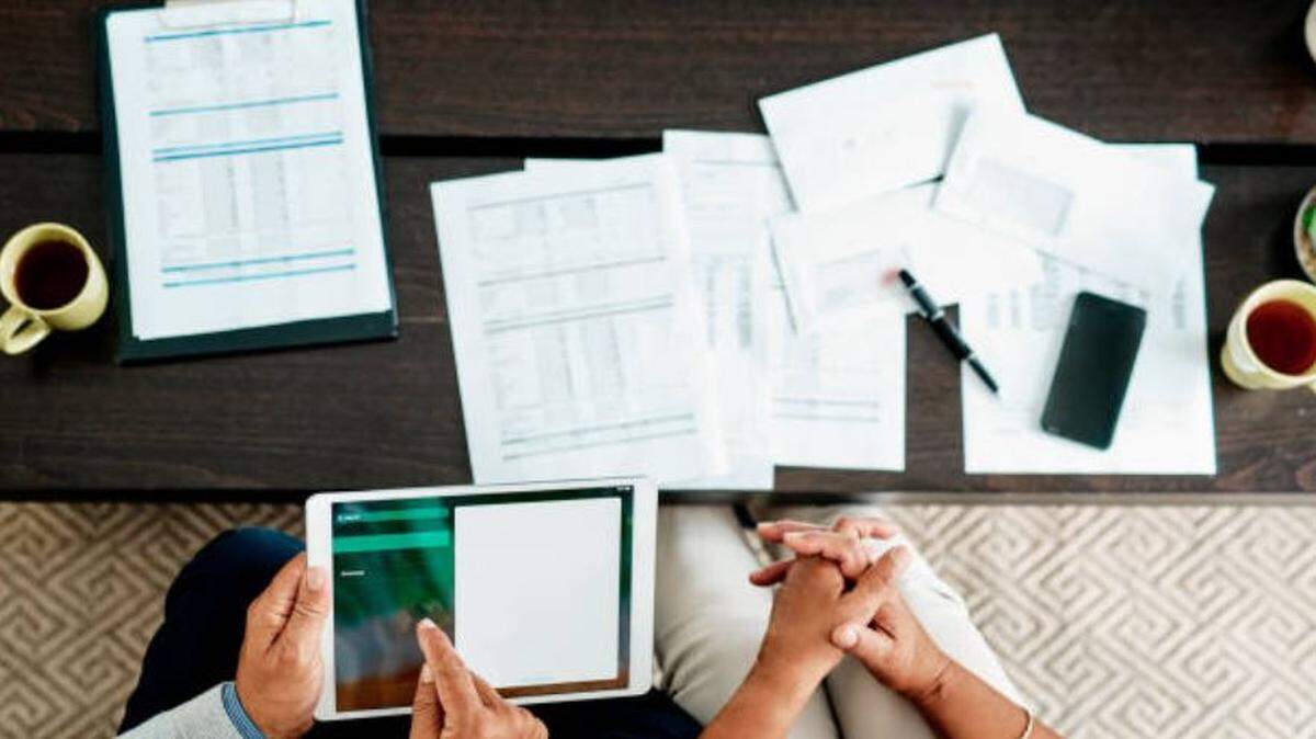 If getting on track financially is in the cards for the new year, manage your subscriptions.