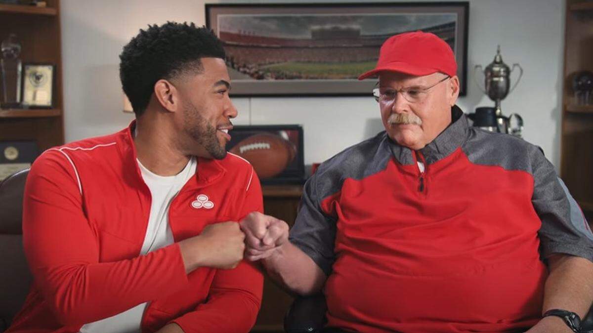 Chiefs coach Andy Reid and Jake from State Farm