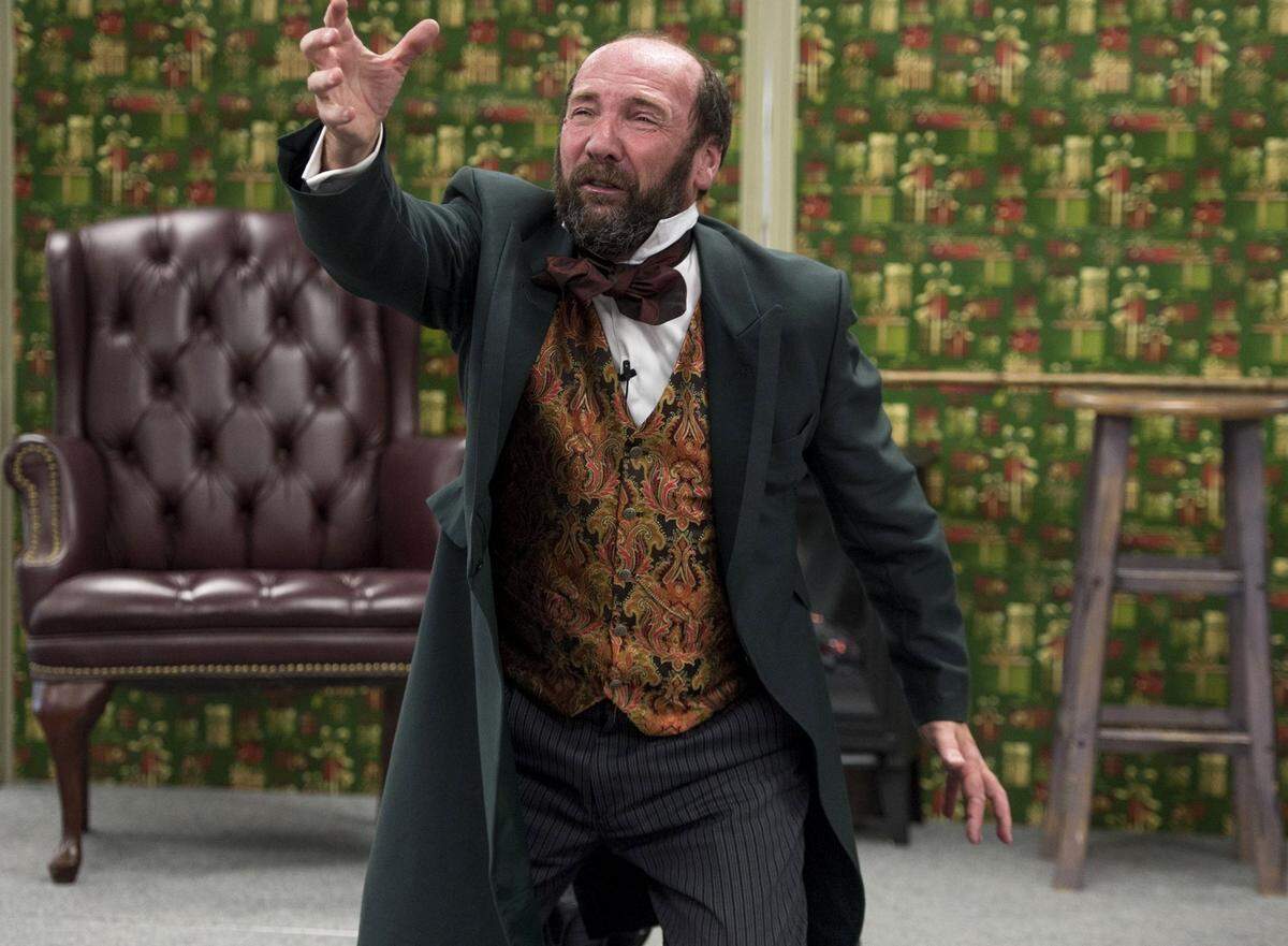 Gerald Dickens, the great-great-grandson of Charles Dickens, performs “A Christmas Carol” annually for the Mid-Continent Library.