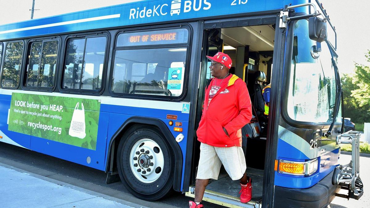Long waits, few routes: Even with ZeroFare, does Kansas City’s bus system work for riders?