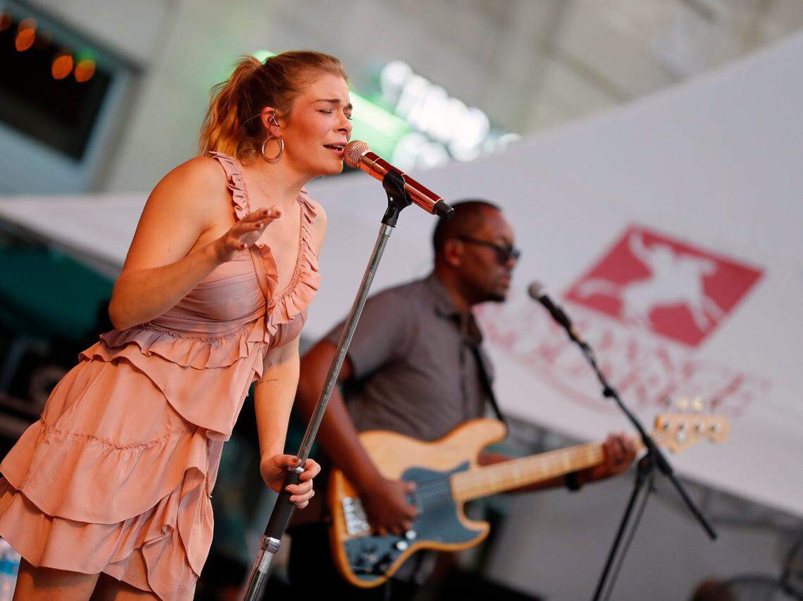 Country and pop singer LeAnn Rimes will visit the Uptown on Dec. 19.