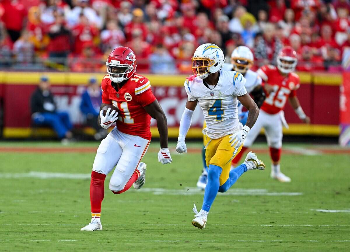 Kansas City Chiefs wide receiver Xavier Worthy (1) runs down field in the Kansas City Chiefs vs. Los Angeles Chargers NFL regular season game at Arrowhead Stadium in Kansas City on Oct. 18, 2026.