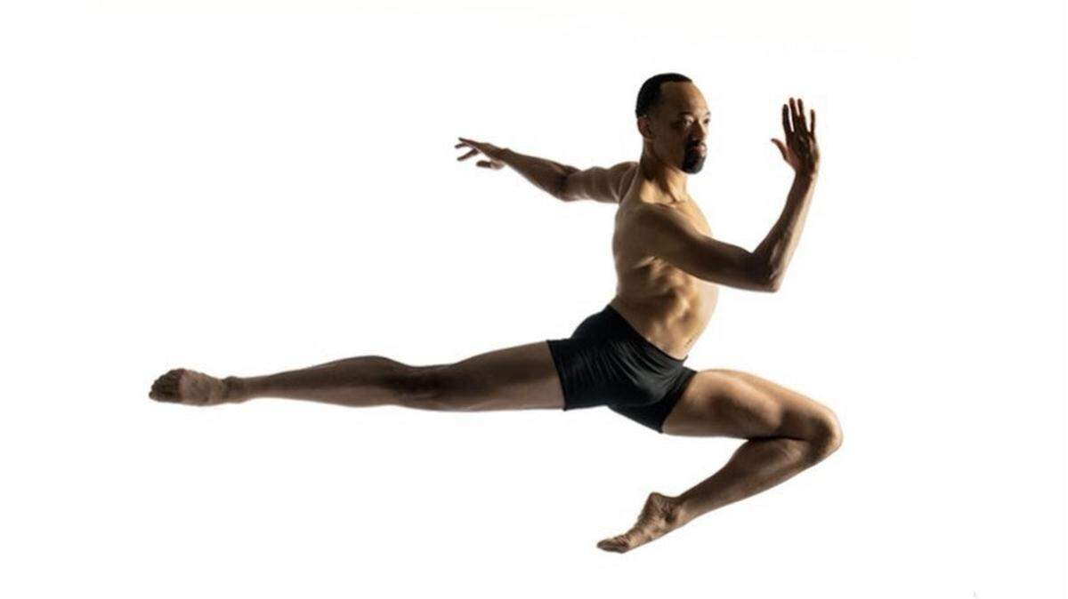 Kansas City native De’Anthony Vaughan, 30, recently achieved his life long dream of joining the Alvin Ailey American Dance Theater. Vaughn spent years being taught by the Friends of Alvin Ailey Youth Dance Program.