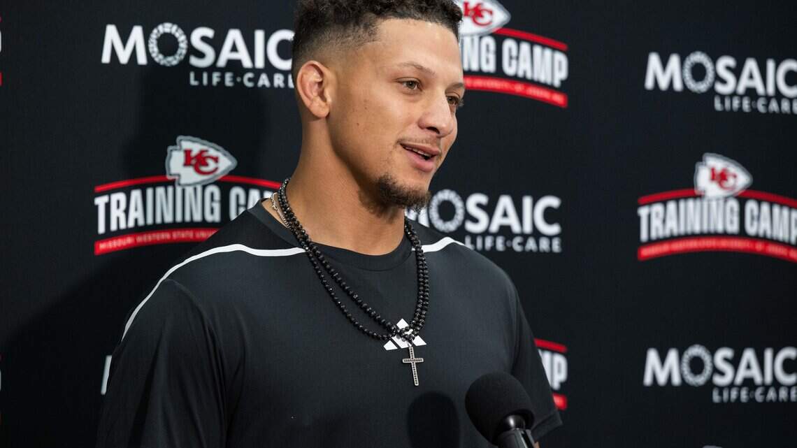 Why Chiefs QB Mahomes spoke to Tom Brady, 2 other notables for knee-rehab advice