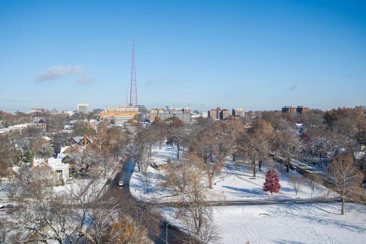 The KCTV tower visible in the distance as snow blanketed Kansas City in 2023.