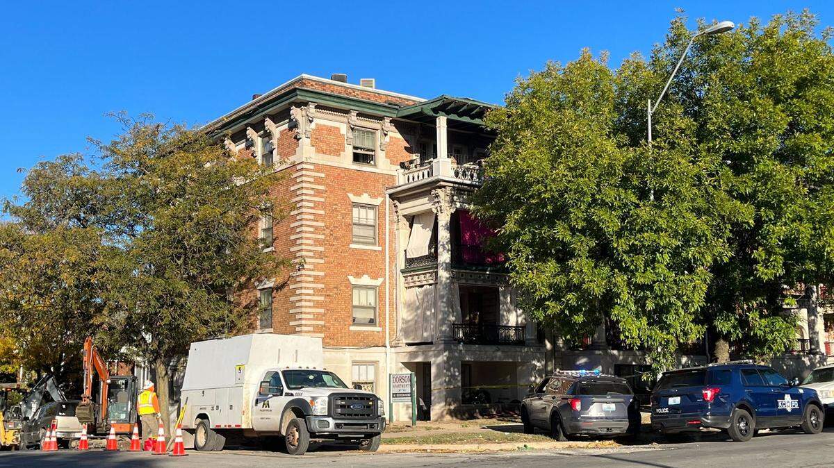 Police are investigating the death of a person after a fire swept through a Kansas City apartment building early Monday. The cause of the fire is under investigation.