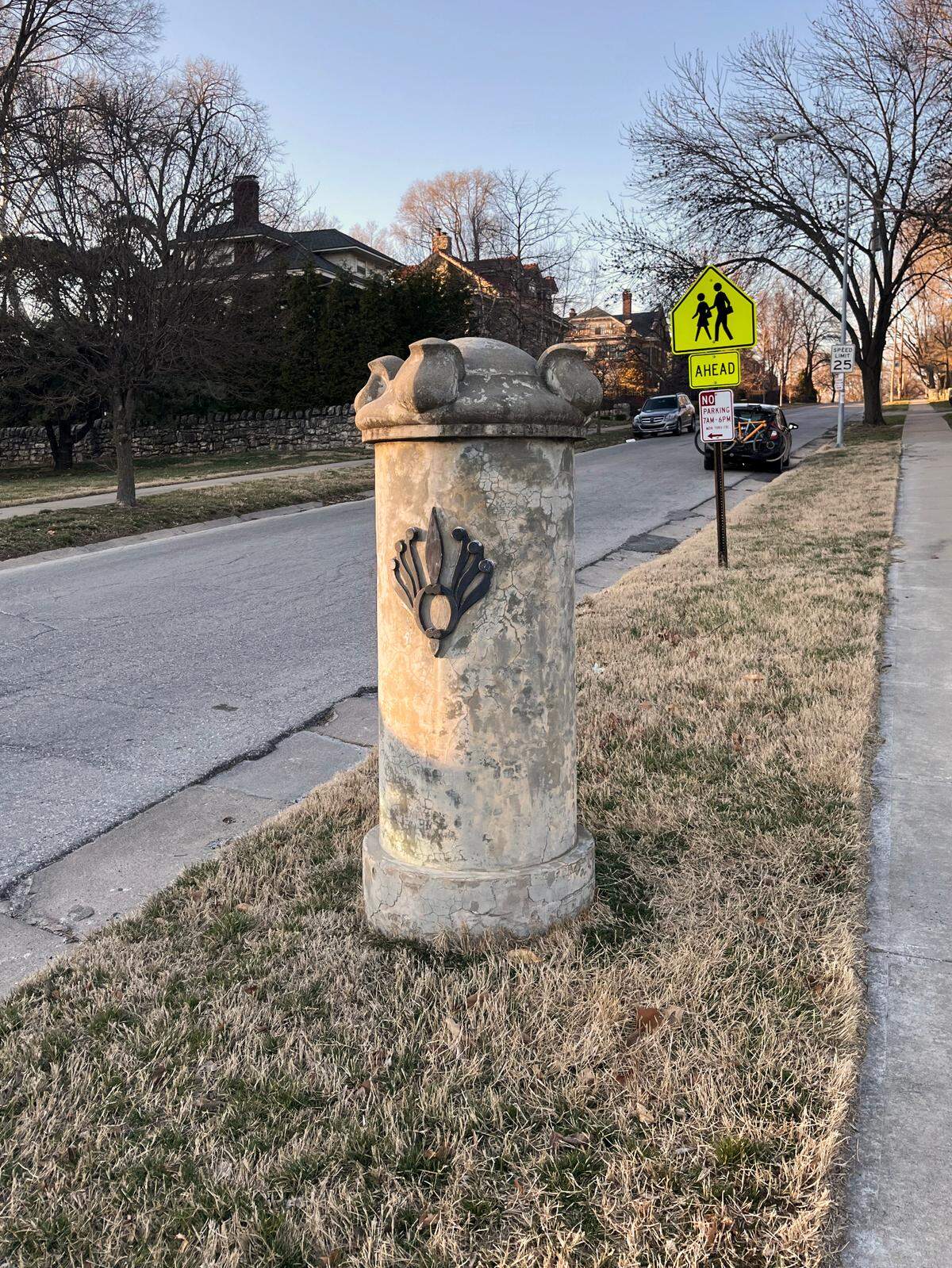 One of Nettleship’s Hyde Park markers at 39th Street and Gilham Road.