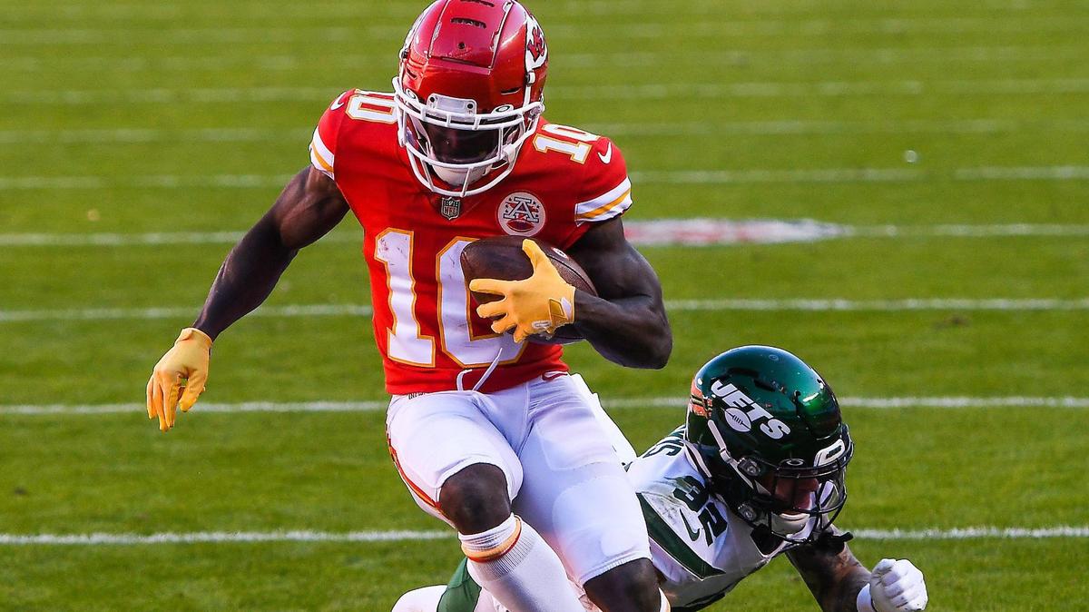 Kansas City Chiefs wide receiver Tyreek Hill hauls in a 41-yard touchdown reception while defended by New York Jets safety Ashtyn Davis in the fourth quarter Sunday, November 1, 2020, at Arrowhead Stadium in Kansas City, Missouri.