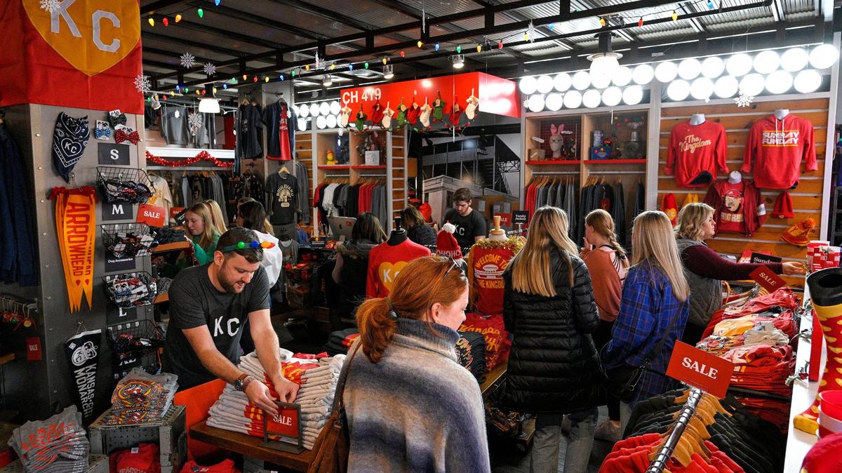 Black Friday shoppers at Charlie Hustle on the Country Club Plaza in 2021.
