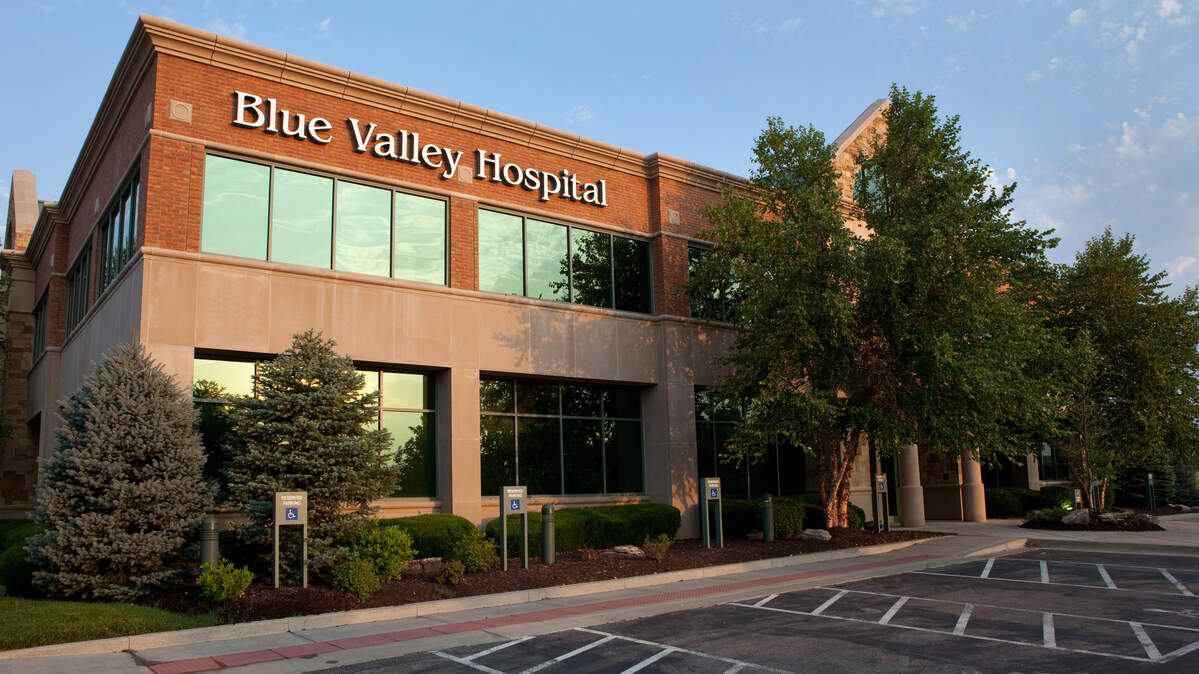 Blue Valley Hospital offered employee discounts on weight-loss surgery and asked workers to falsify records to try to pump up its inpatient numbers enough to continue getting Medicare money, according to inspectors.