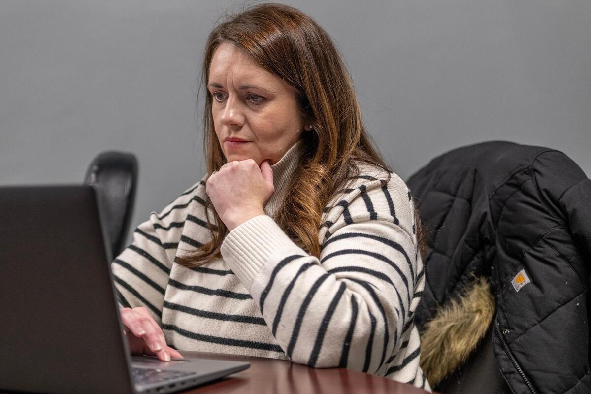 Emily Wales, President and CEO of Planned Parenthood Great Plains, looks over her computer as the facility returns talks to providing procedural abortions in Kansas City on Saturday, Feb. 15, 2025. It has been about 15 years since the facility has provided a procedural abortion at the at Planned Parenthood in Kansas City.