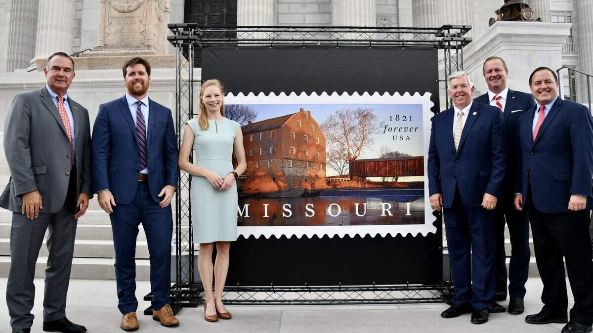 Photo from the bicentennial ceremony at the state Capitol.