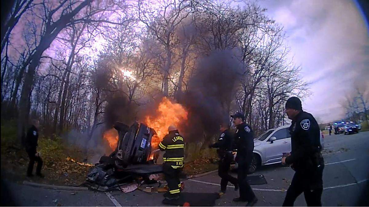 Leawood leaders honored seven members of the city’s police, animal control and fire departments who saved a woman’s life by lifting her burning car so that she could be pulled to safety. Video from one of the officers body camera captured the rescue following the Nov. 14 crash.