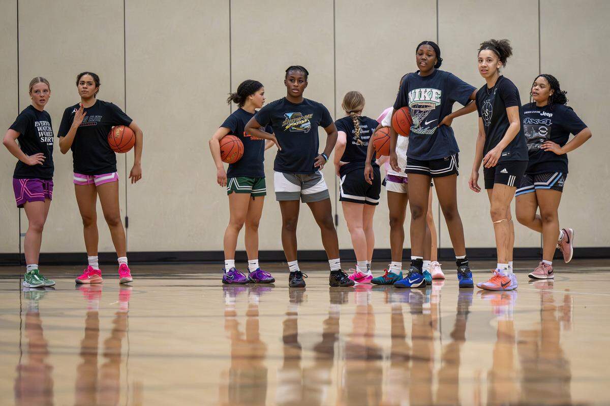Staley High’s girls basketball team warms up during practice on Thursday, Jan. 22, in Kansas City.