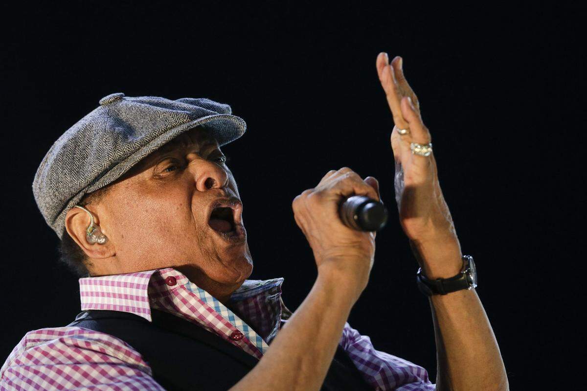 Al Jarreau, who died in 2017, will be inducted into the American Jazz Walk of Fame in the 18th & Vine Jazz District on July 3.