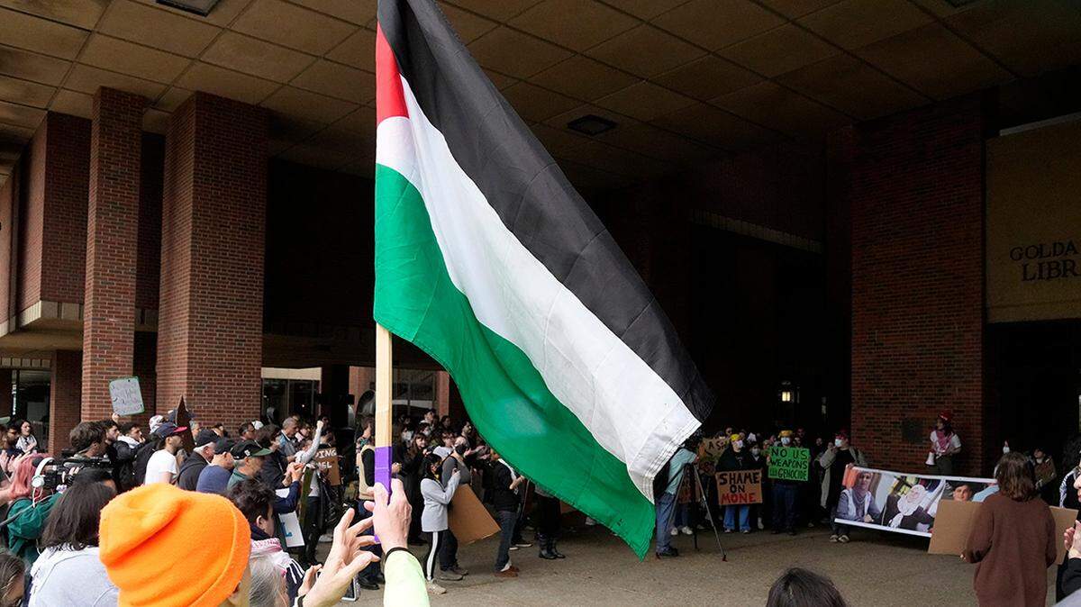 Demonstrators protest the Israel-Hamas war on the University of Wisconsin-Milwaukee campus in Milwaukee on Monday, April 29, 2024. Student protesters around the country have demanded colleges cut financial ties to Israel. The latest demonstrations show growing discontent over their schools’ responses to the war in Gaza.