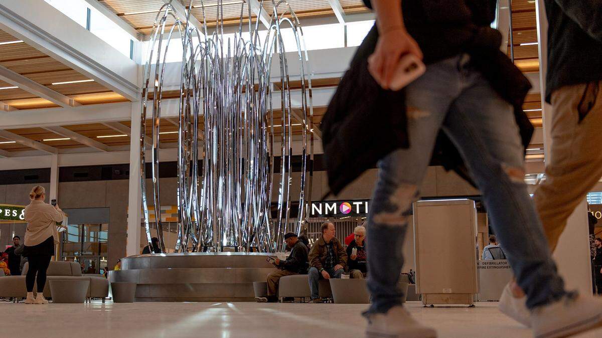 A pipe leak early Wednesday forced the TSA PreCheck area to temporarily move at Kansas City International Airport. It happened just outside of the security checkpoint near the artwork by Leo Villareal titled “Fountain” in concourse A.