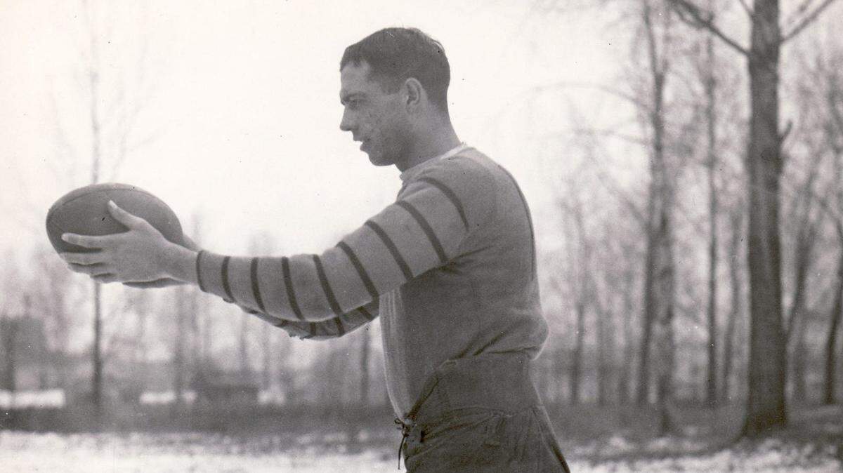 Packers back Verne Lewellen poses for a photo by the Stiller Co. of Green Bay late in the 1924 season. Lewellen was also on the 1931 Packers squad.