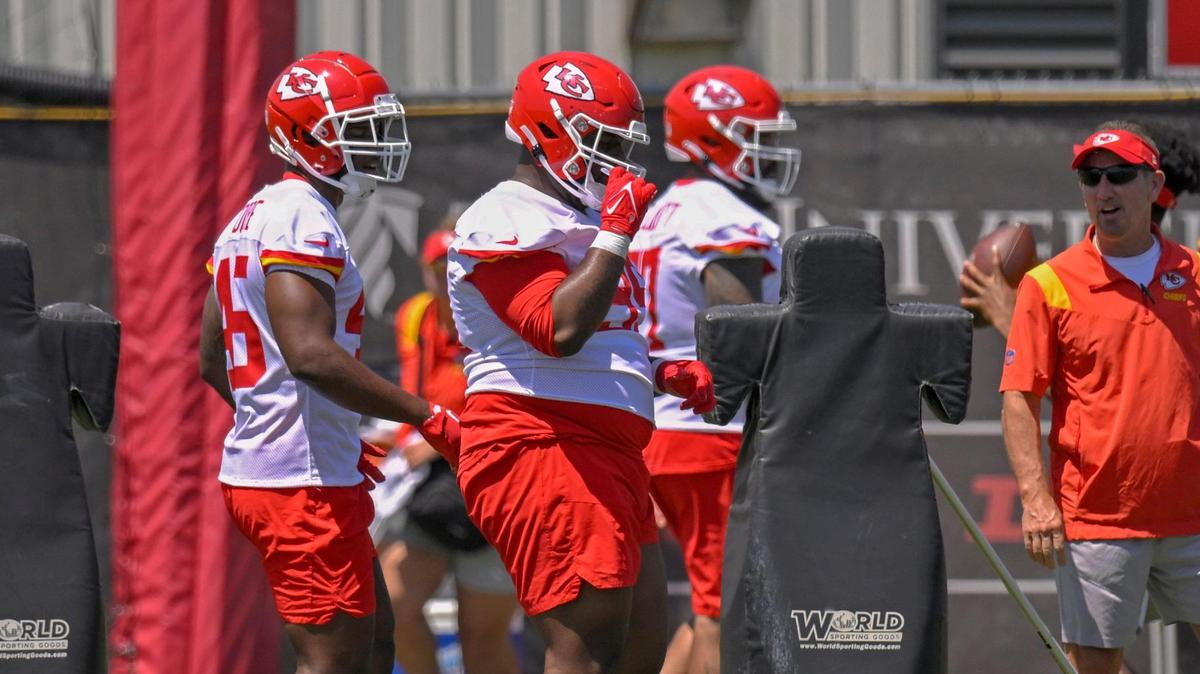Chiefs rookie defense tackle Keondre Coburn, second from left, takes part in Sunday’s practice during Chiefs rookie minicamp in KC.