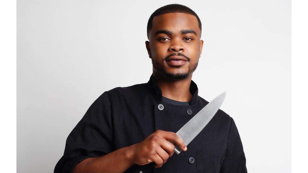Jayaun Smith is a competitor on season 20 of Hell’s Kitchen. At 25, he’s a personal chef and co-owns two restaurants in Kansas City.