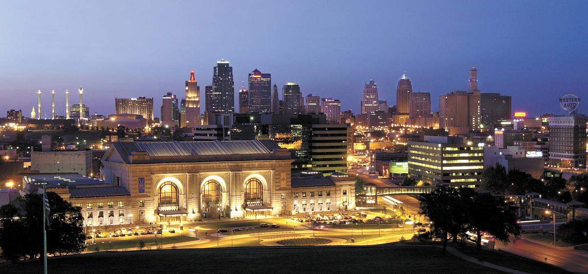 Union Station skyline Rich Sugg - The Kansas City Star For KC @ 150 ORG XMIT: ME15U6FI
