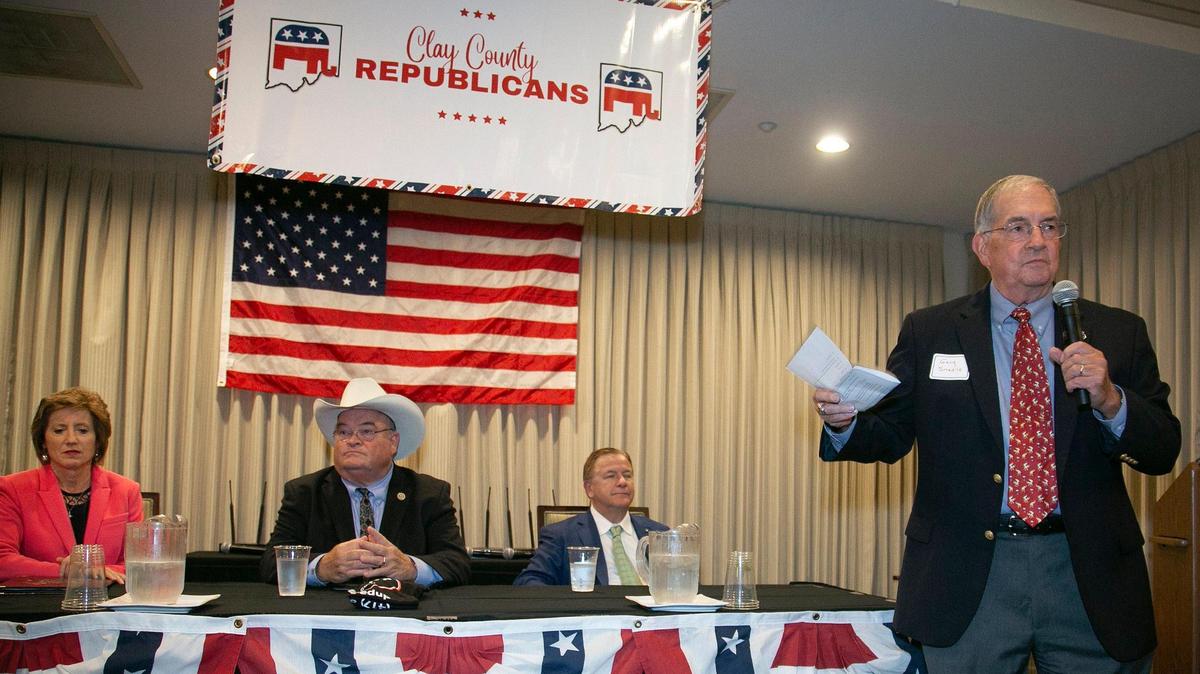 Gary Smedile of the Clay County Republican Central Committee introduced Republican Senate candidates Rep. Vicky Hartzler (left), Rep. Billy Long and Mark McCloskey at a candidate forum Friday evening at Shoal Creek Golf Course.