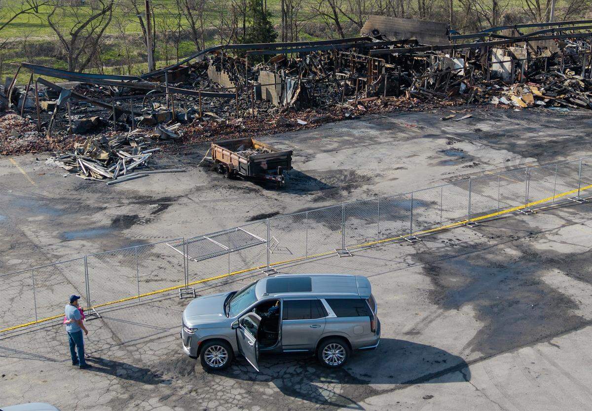 The skeletal remains of a Smithville shopping center stand in ruin on Tuesday, March 31, 2026, less than 24 hours after a massive fire destroyed five businesses. The Monday afternoon blaze destroyed Smithville’s Pizza Shoppe, La Fuente Mexican Restaurant, H&R Block, Westlake Chinese Restaurant, and Lakeside Smoke.