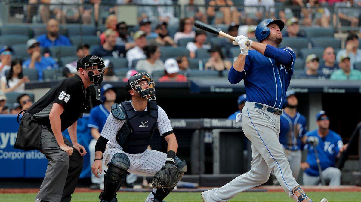 Kansas City Royals’ Lucas Duda connects for a two-run home run against the New York Yankees during the fifth inning of a baseball game, Saturday, July 28, 2018, in New York. (AP Photo/Julie Jacobson)