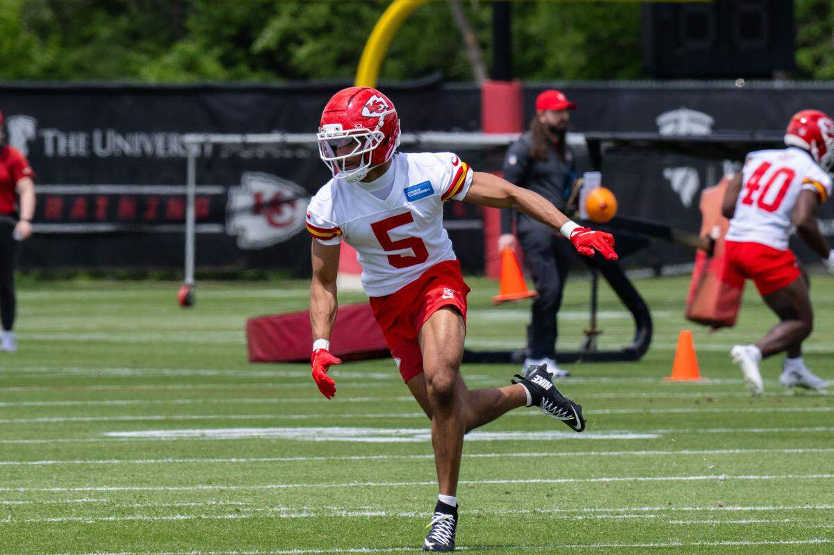 Kansas City Chiefs rookie cornerback Mansoor Delane runs drills during Chiefs mini camp on Friday, May 1, 2026.