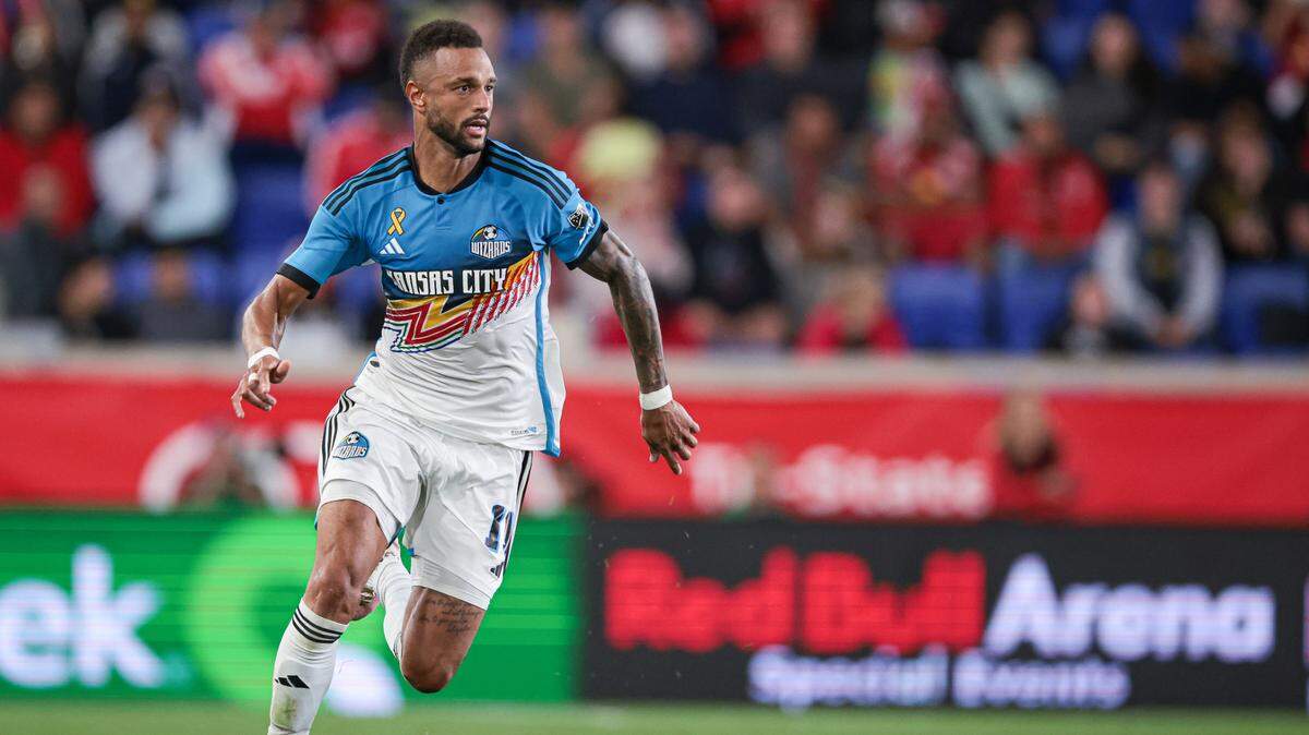 Sporting Kansas City forward Khiry Shelton (11) controls the ball against the New York Red Bulls during the first half at Red Bull Arena on Sept. 7, 2024.