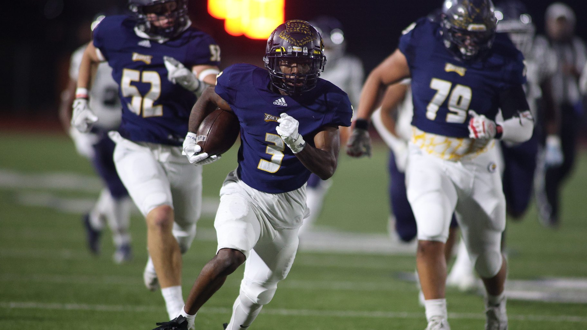Jacorey Love breaks loose during Liberty North’s 38-7 rout against Oak Park in the Missouri high school football Class 6 quarterfinals on Friday night.