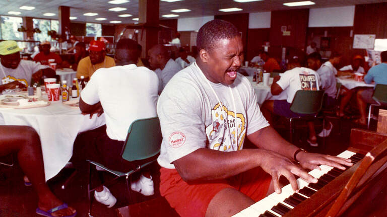 These rare photos of the Chiefs through history capture era before restricted access