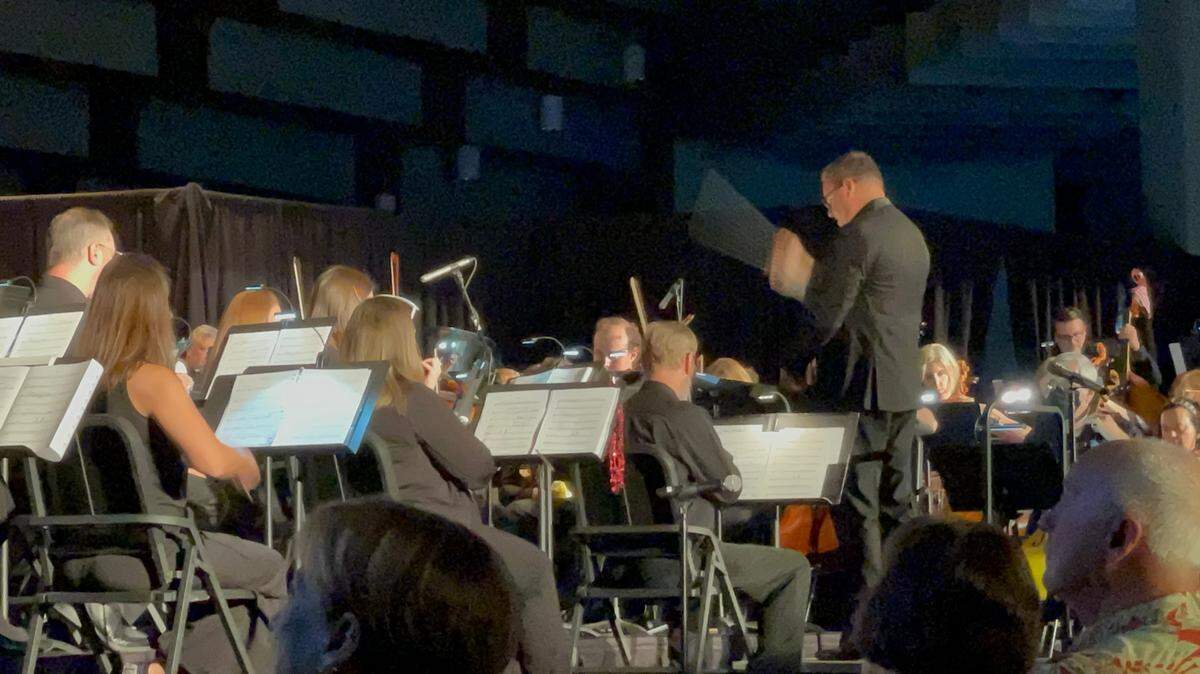 Kirt Mosier conducts the Lee’s Summit Symphony, which is celebrating its 20th anniversary this month with a special concert at the Kauffman Center for the Performing Arts.