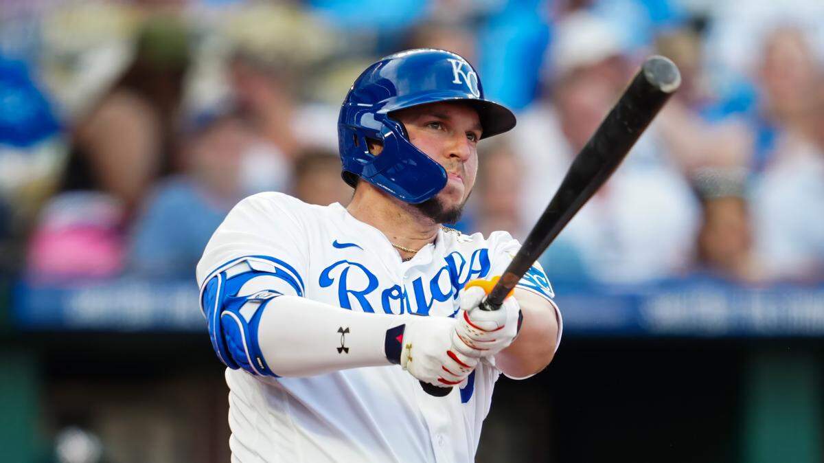 Kansas City Royals first baseman Vinnie Pasquantino (9) bats during the third inning against the Oakland Athletics at Kauffman Stadium on May 6, 2023.