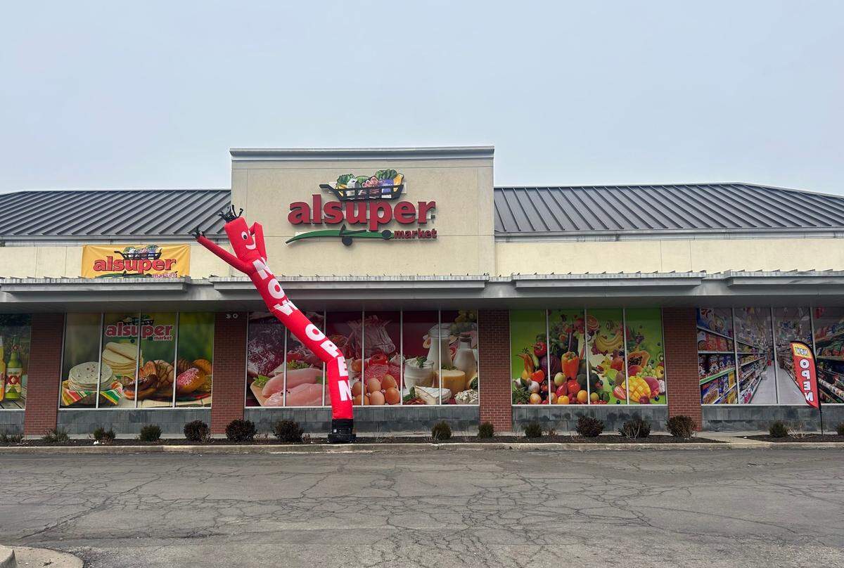 Alsuper Market opened last week in Shawnee, a place with few Hispanic markets.