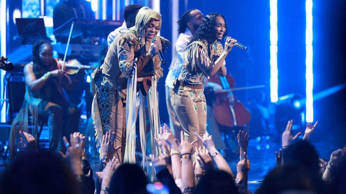 LOS ANGELES, CALIFORNIA - APRIL 01: (FOR EDITORIAL USE ONLY) (L-R) Tionne "T-Boz" Watkins and Rozonda "Chilli" Thomas of TLC perform onstage during the 2024 iHeartRadio Music Awards at Dolby Theatre in Los Angeles, California on April 01, 2024. Broadcasted live on FOX. (Photo by Matt Winkelmeyer/Getty Images for iHeartRadio)