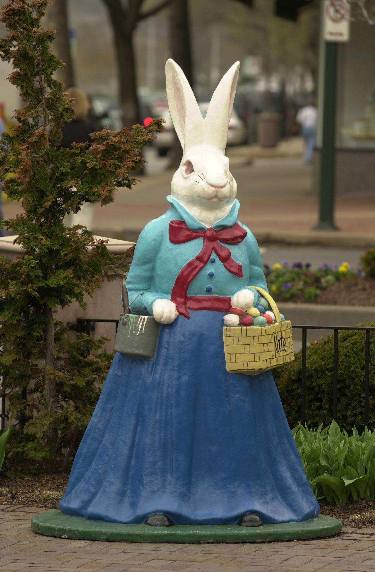 Easter bunny “Kate” stands proud on Country Club Plaza in 2001.