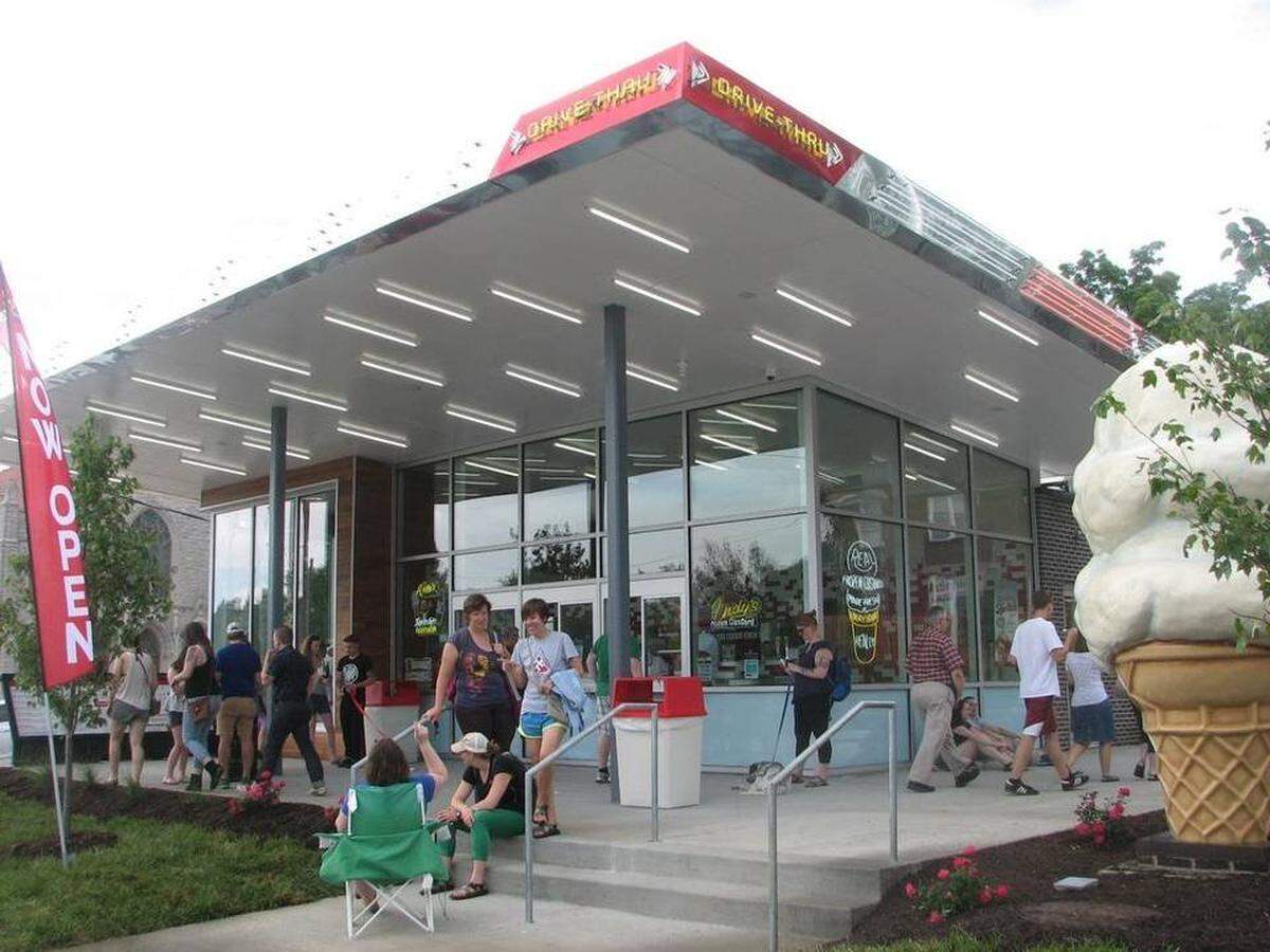 While this Andy’s is on Westport Road, Chappell Roan filmed part of her “Hot to Go!” music video at a Springfield location.